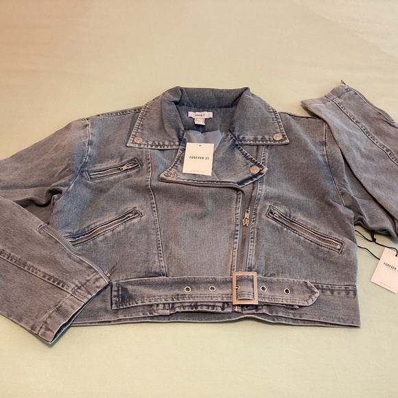 Forever 21 crop denim moto jacket NEW - Picture 1 of 7